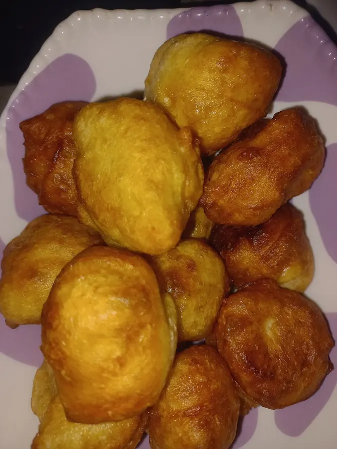 Puff-puff and buns tray